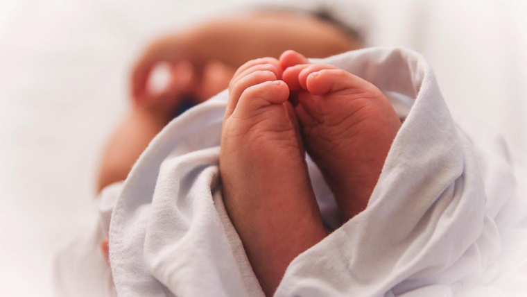 Cómo pedir la prestación por nacimiento y cuidado de menor
